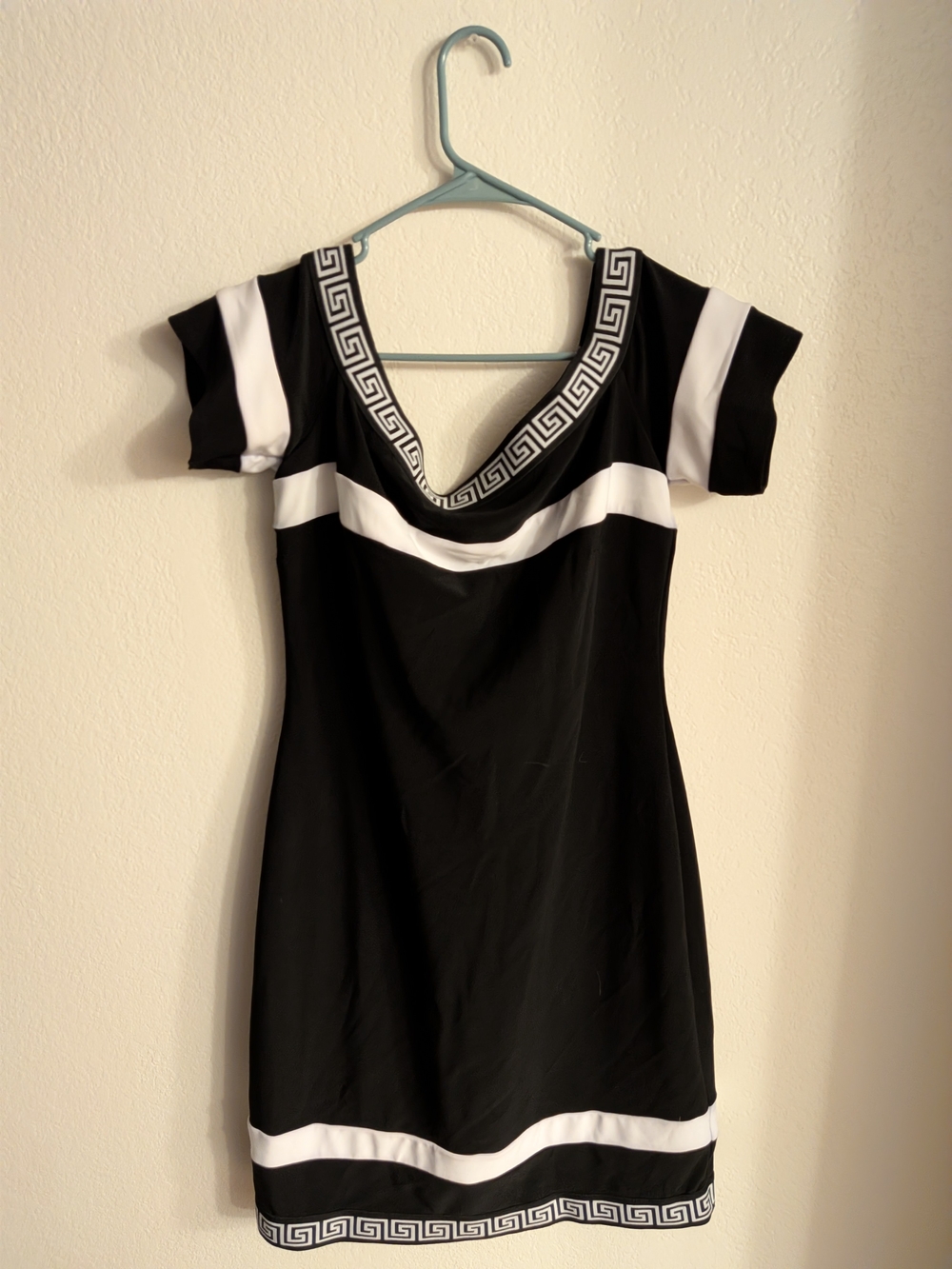 Frank Lyman Design Black and White Greek Key V‑Neck Mini Dress